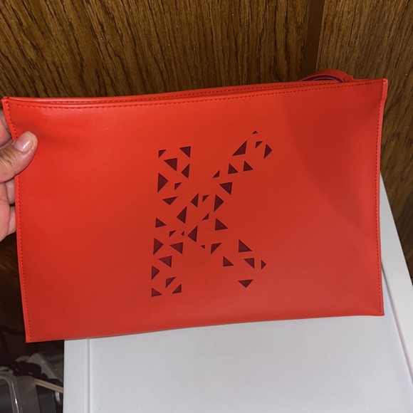 Kenzo perfumes wristlet - Picture 2 of 6